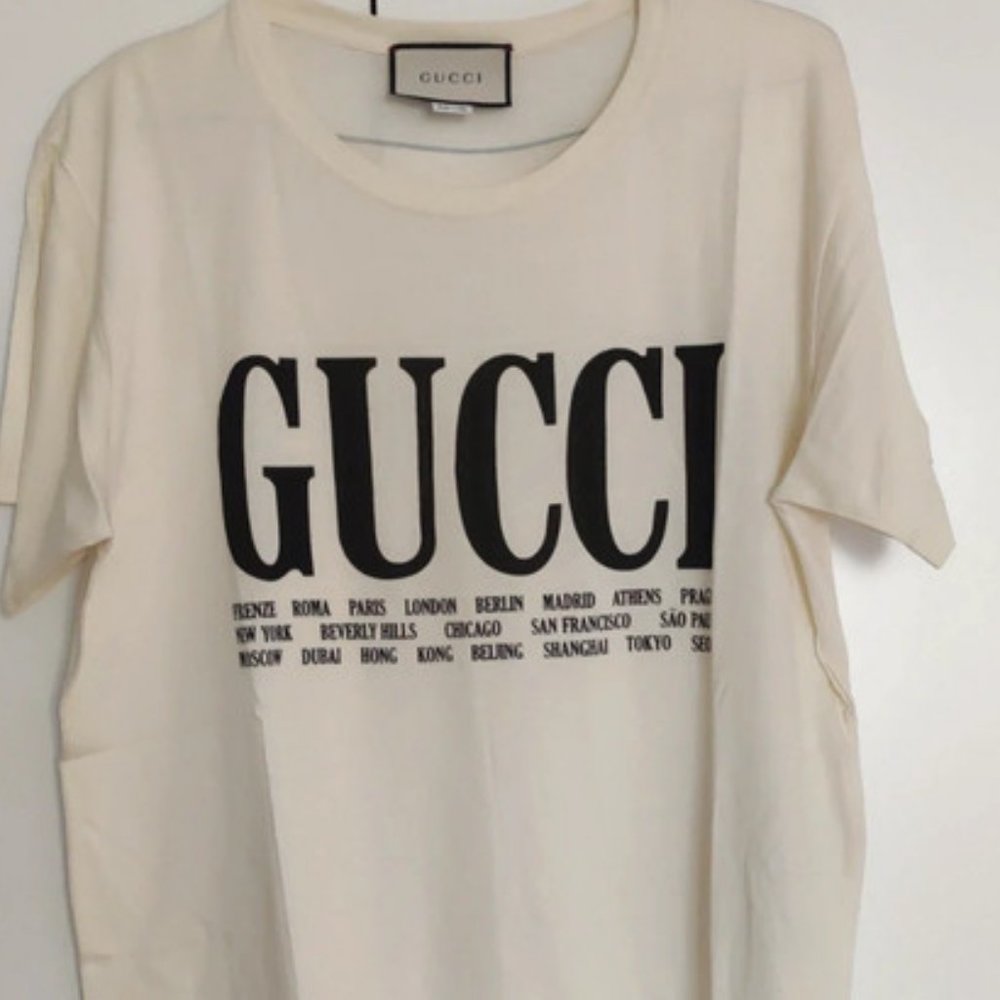 Gucci t-shirt size M (never worn)